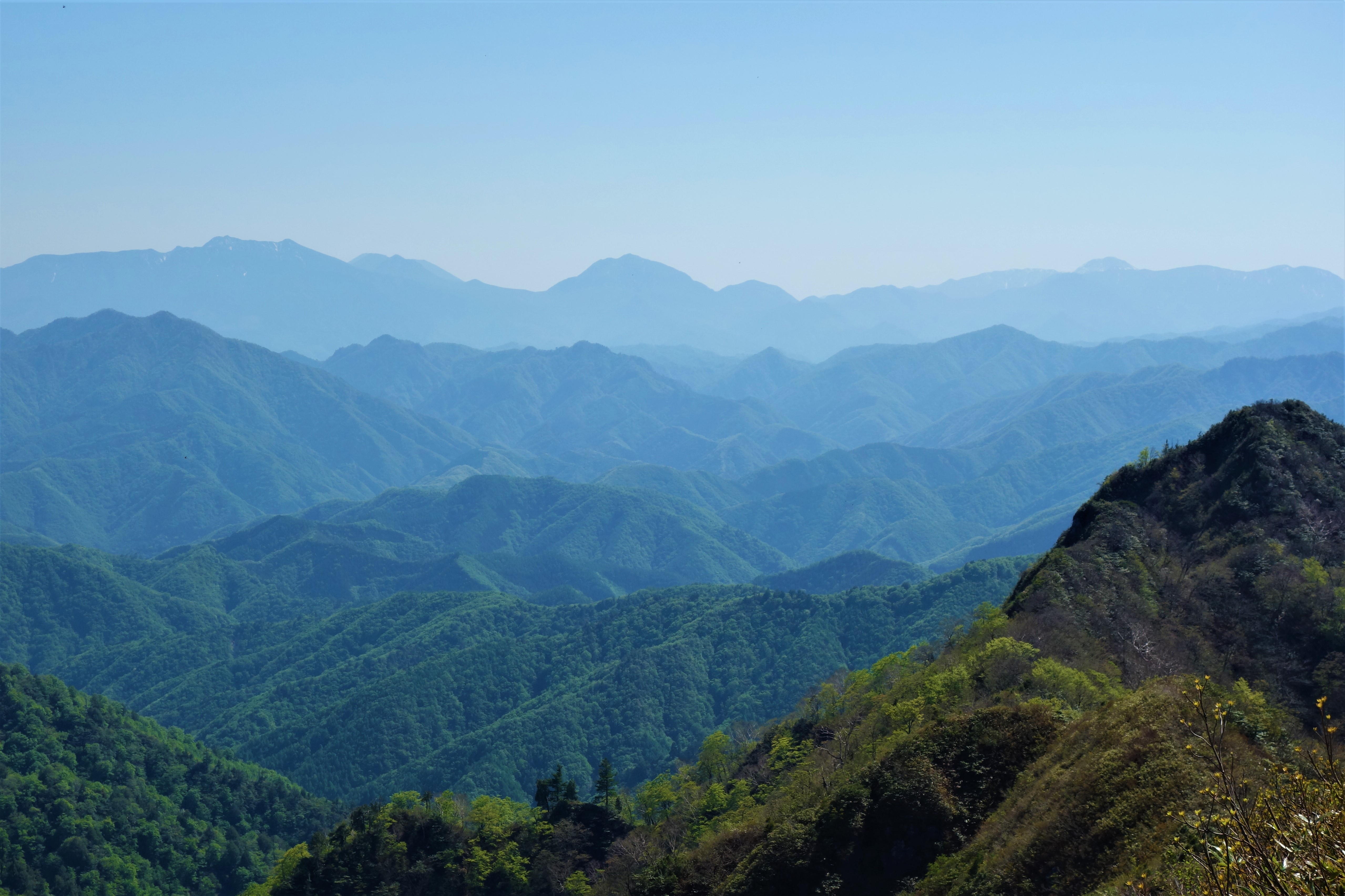 ファイル 荒海山から日光連山を眺める Jpg Wikipedia