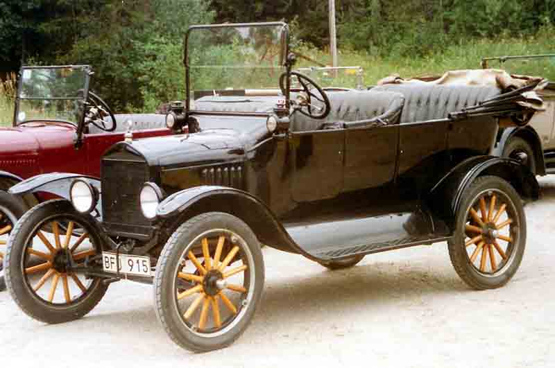 File:1921 Ford Model T Touring 2.jpg