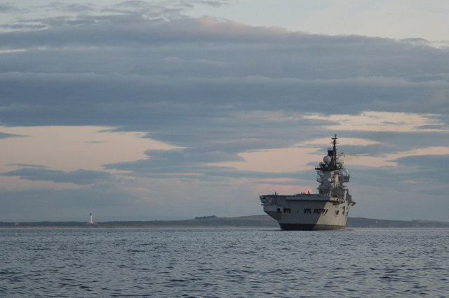 File:A stern view of HMS Illustrious - geograph.org.uk - 1386442.jpg