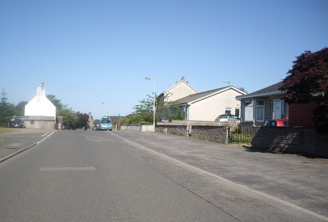 File:A street in Drumlithie - geograph.org.uk - 1387936.jpg