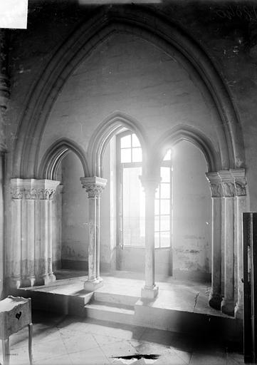 File:Abbaye Saint-Remi (ancienne) ; Hôtel-Dieu (ancien) - Ancien cloître - travée d'arcatures - Reims - Médiathèque de l'architecture et du patrimoine - APMH00018040.jpg