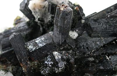 File:Albite-Rutile-Titanite-tuc09101b.jpg