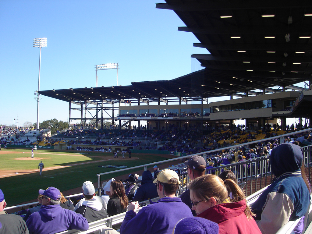 Alex Box Stadium. Октябрь стадион бокс. Мытищи стадион бокс. Alex Box Stadium at skip Bertman field.