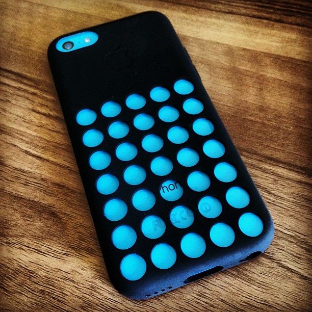 File:Blue iPhone 5C in black - Wikimedia Commons