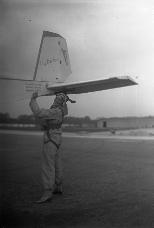 Fliegerlegende Elly Beinhorn aus Hannover Bundesarchiv_Bild_102-01227%2C_Elly_Beinhorn