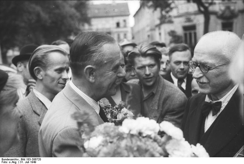 File:Bundesarchiv Bild 183-S86720, Thomas Mann in Weimar.jpg