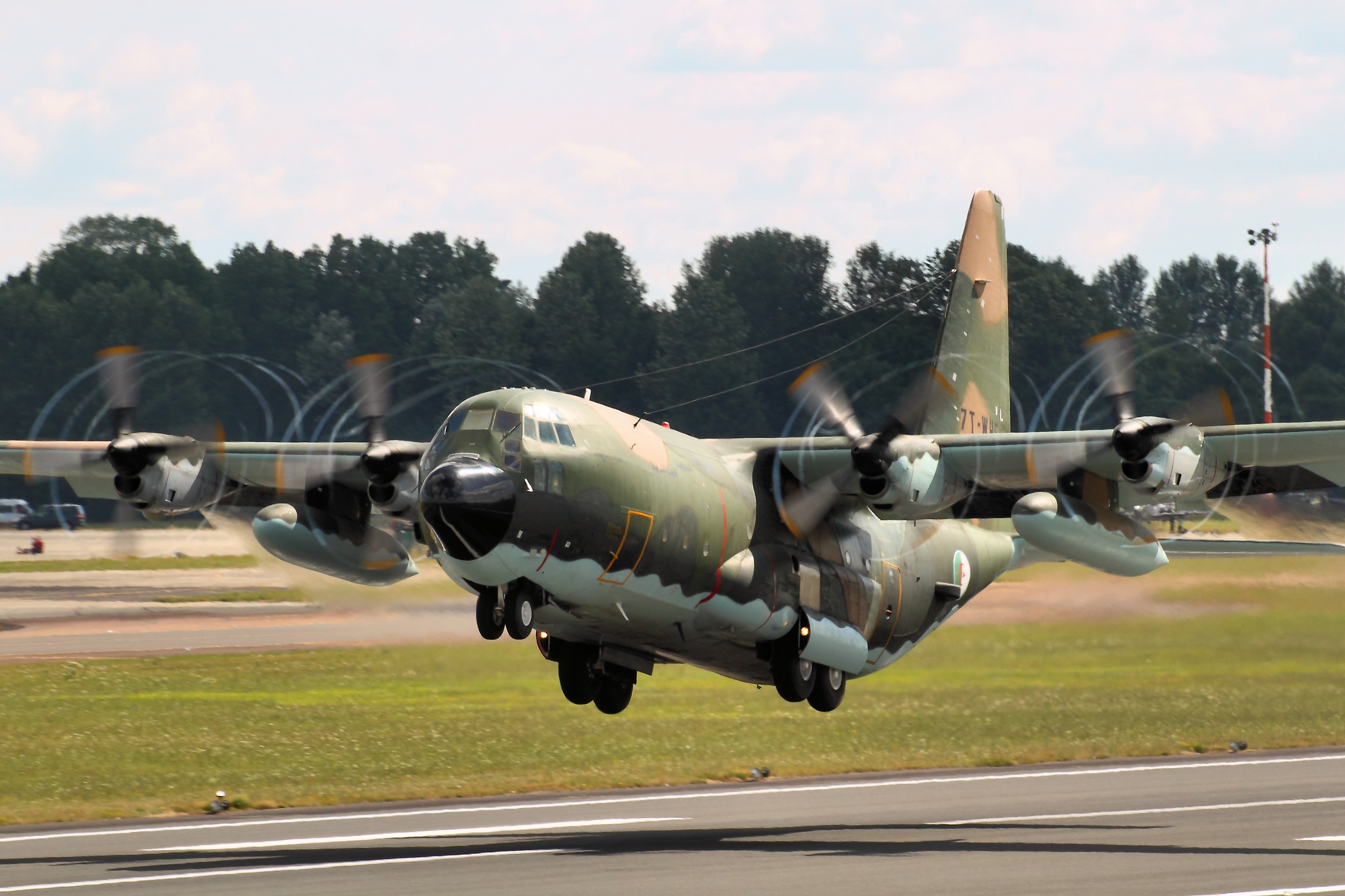 Ввс история. C-130 Hercules. Ov-1 Mohawk. Pakistan Air Force c-130 Hercules. Ov-1 Mohawk самолет.