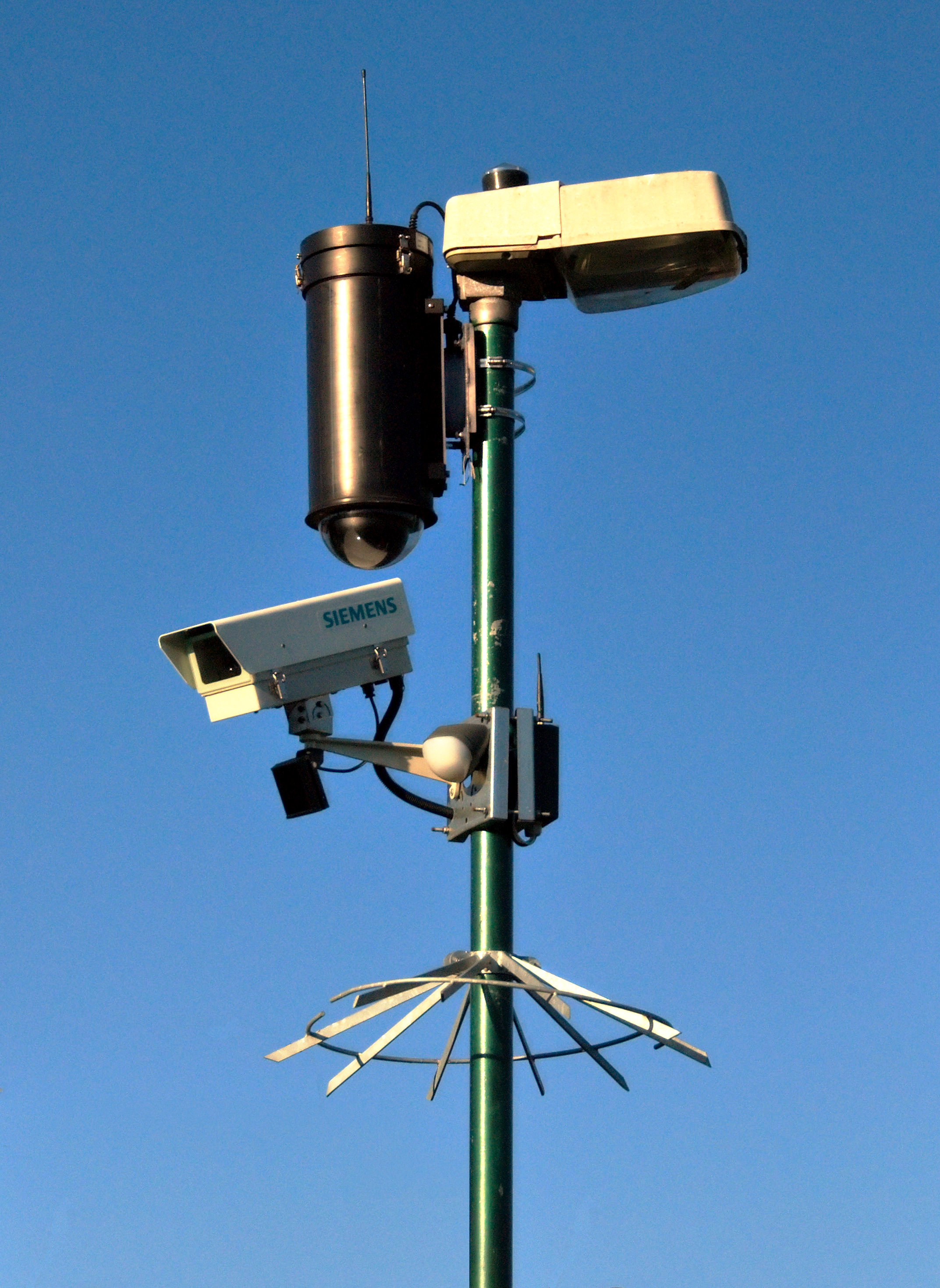 File:Tapo C100 security camera.jpg - Wikimedia Commons