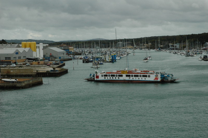 File:Cowes Floating Bridge and the Medina - geograph.org.uk - 1708855.jpg