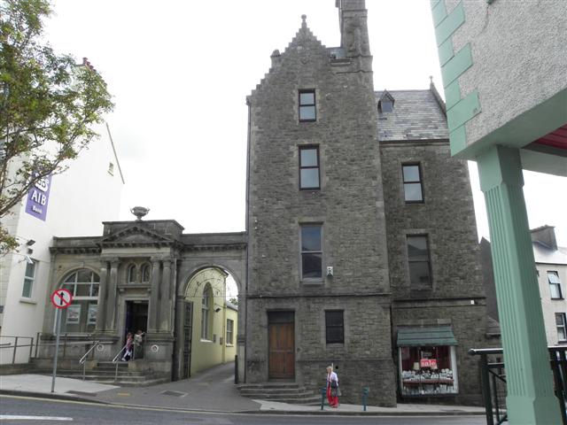 File:First Trust - AIB Bank, Ballyshannon - geograph.org.uk - 2538105.jpg