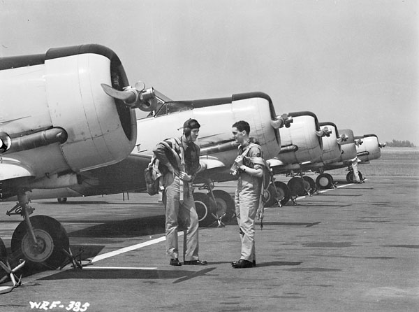 File:Instructor and student with North American Harvard II aircraft.jpg