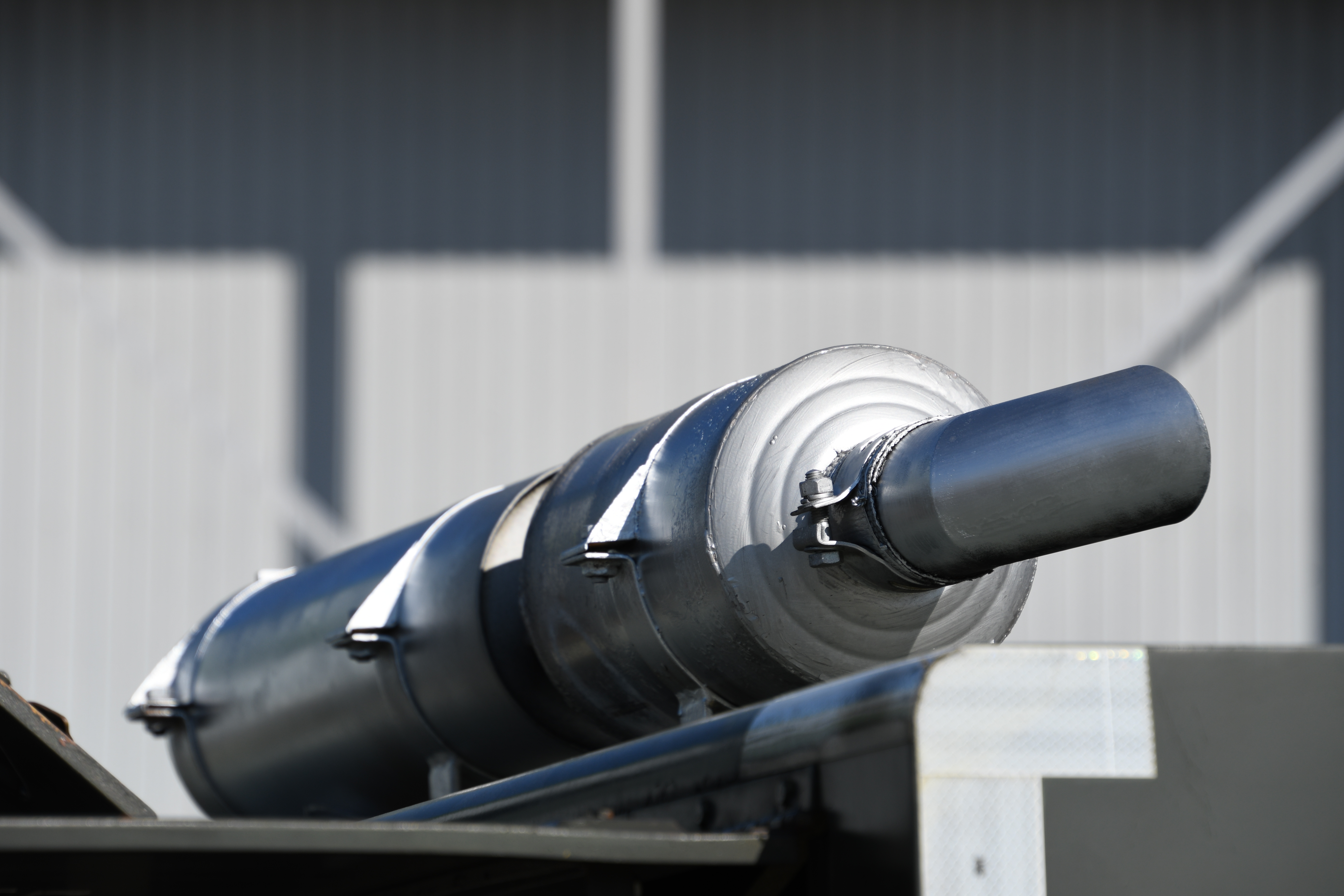 File Jasdf Ae 1 Generator Truck Hino Dutro No 43 Exhaust Pipe At Komaki Air Base November 9 19 Jpg Wikimedia Commons