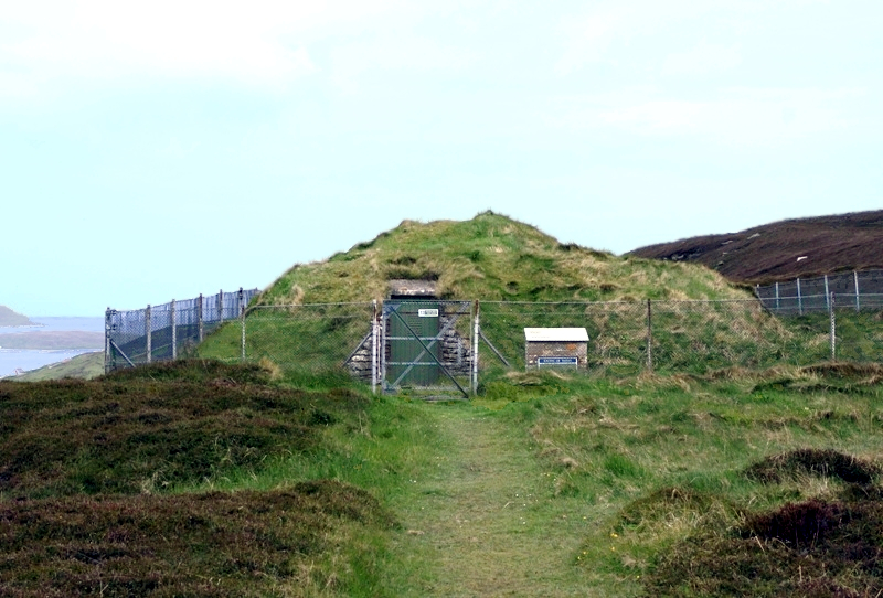 Knowe of Yarso chambered cairn