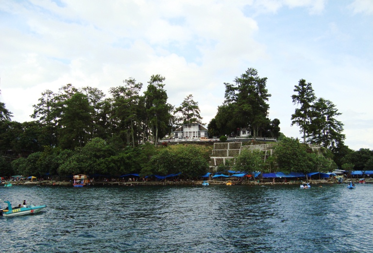 File:Lake Toba, North Sumatra (207).JPG