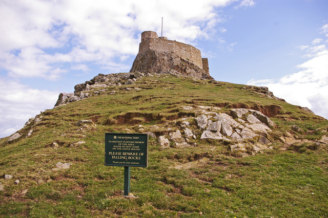 File:Lindisfarne Castle, Holy Island, Northumberland - geograph.org.uk - 1231762.jpg