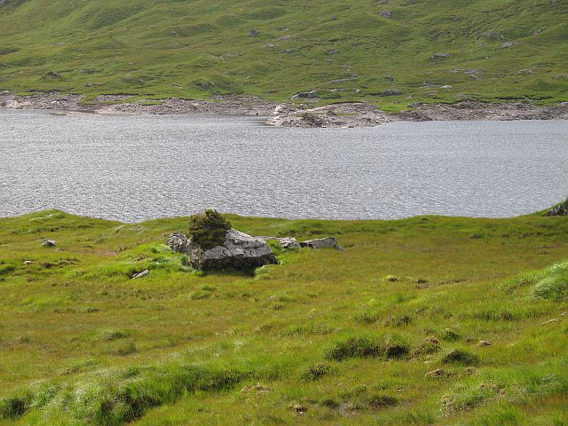 File:Loch Quoich - geograph.org.uk - 514140.jpg