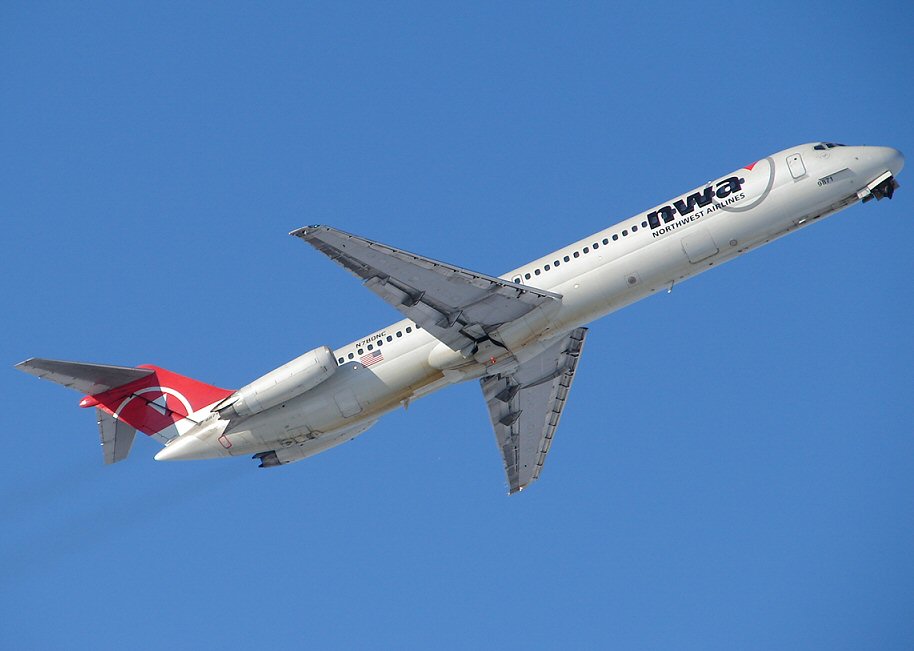 McDonnell Douglas DC-9-50 (380853092).jpg