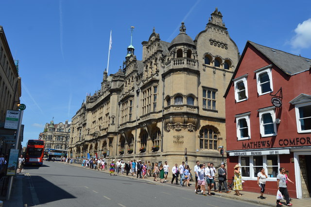 File:Oxford Town Hall - geograph.org.uk - 5531679.jpg
