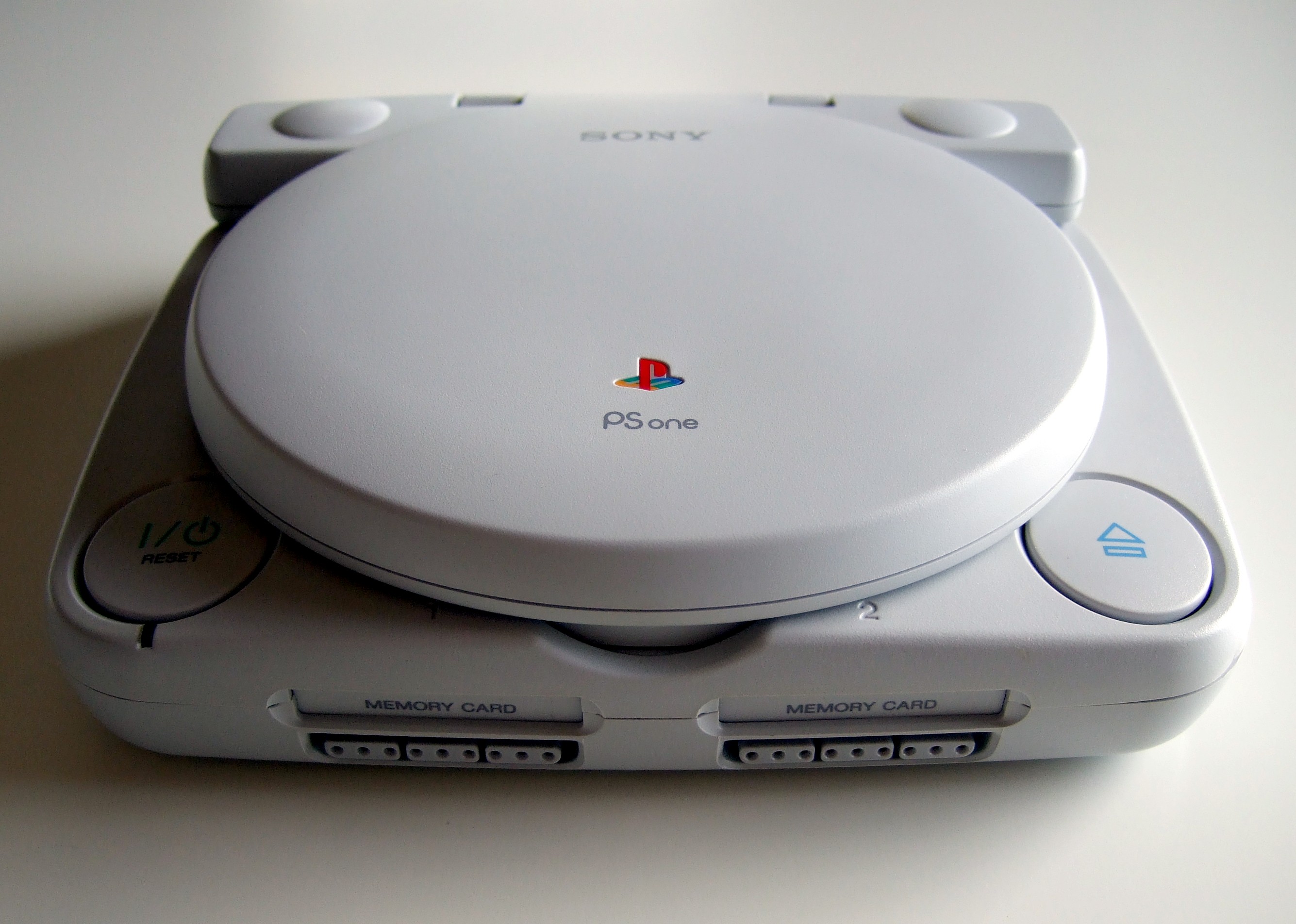 Плейстейшен 1. Сони ПС 1. Sony PLAYSTATION 1 1995. PSX Sony PLAYSTATION one. ПС 1 слим.