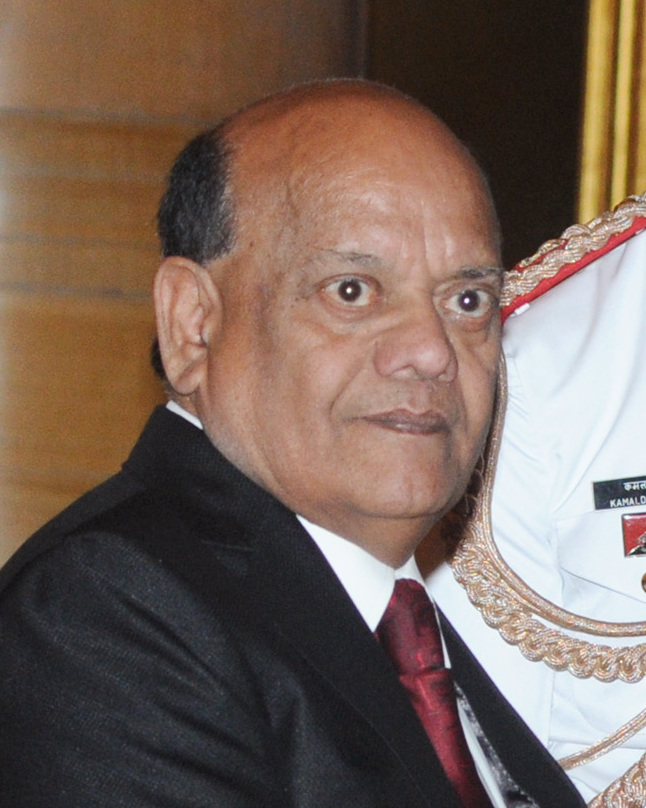 File:Padma Shree Award to Shri Surender Sharma, in 2013 (cropped).jpg - Wikimedia Commons