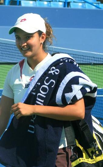 File:Sania mirza cincy 2007.JPG