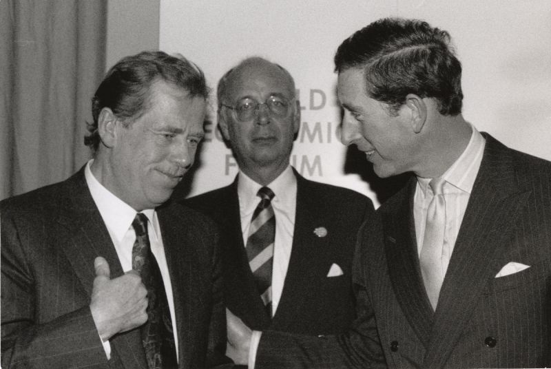 File:1992 World Economic Forum - Vaclav Havel, Klaus Schwab, HRH The Prince of Wales.jpg