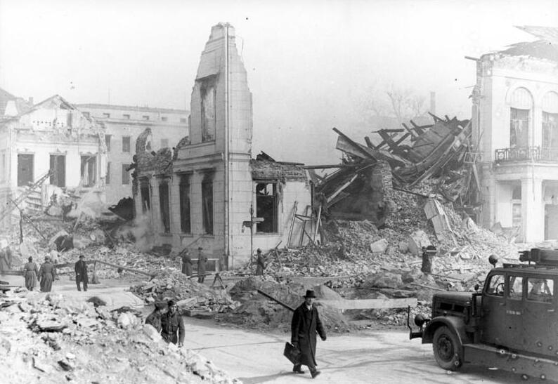 File:Bundesarchiv Bild 183-J313336, Berlin, zerstörtes Propagandaministerium.jpg