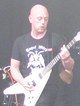 <span class="mw-page-title-main">Garry Jennings</span> English metal/punk musician