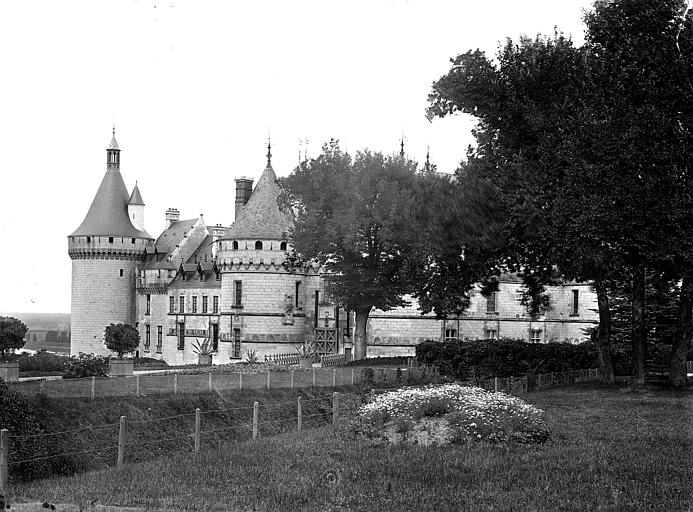 File:Château - Ensemble sud-est - vue prise du parc - Chaumont-sur-Loire - Médiathèque de l'architecture et du patrimoine - APMH00021163.jpg