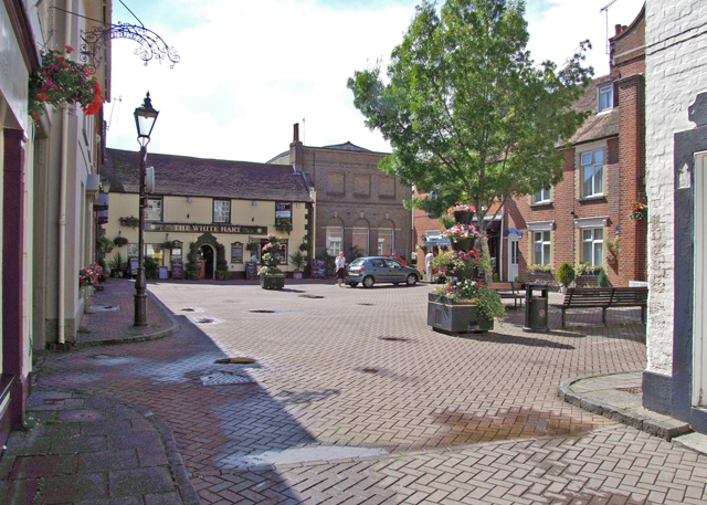 File:Cook Row - geograph.org.uk - 1443111.jpg