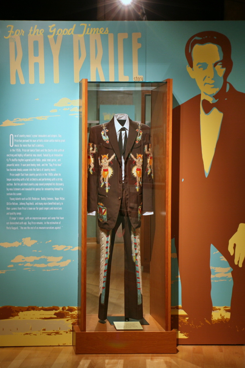 Hank Williams' Nudie Suit - a photo on Flickriver | Hank williams, Nudie,  Vintage western wear