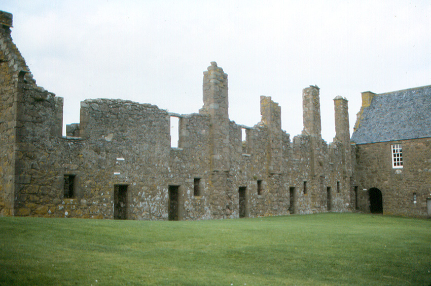 Dunnottar Castle - Apartments.jpg