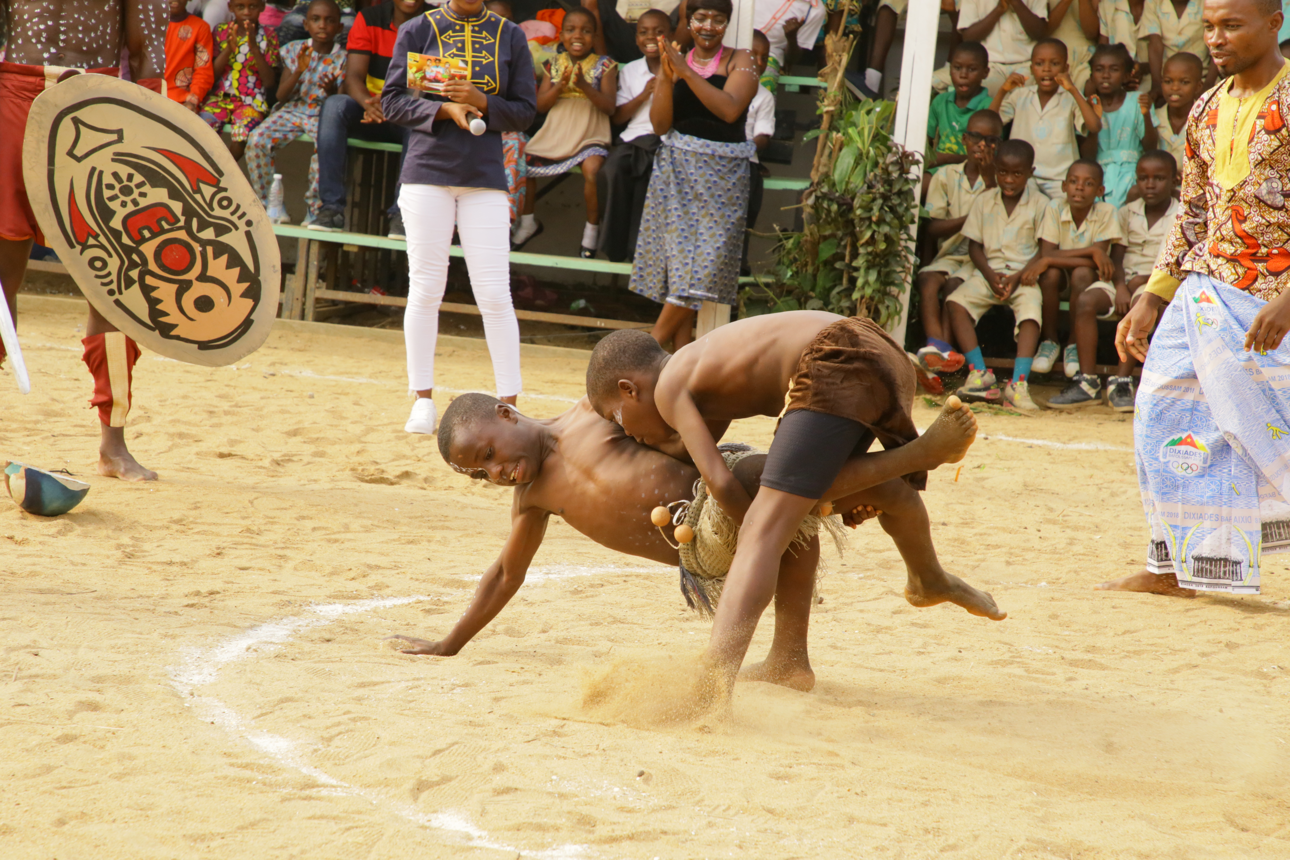 File:Enfants lutteurs in Cameroon.jpg - Wikipedia
