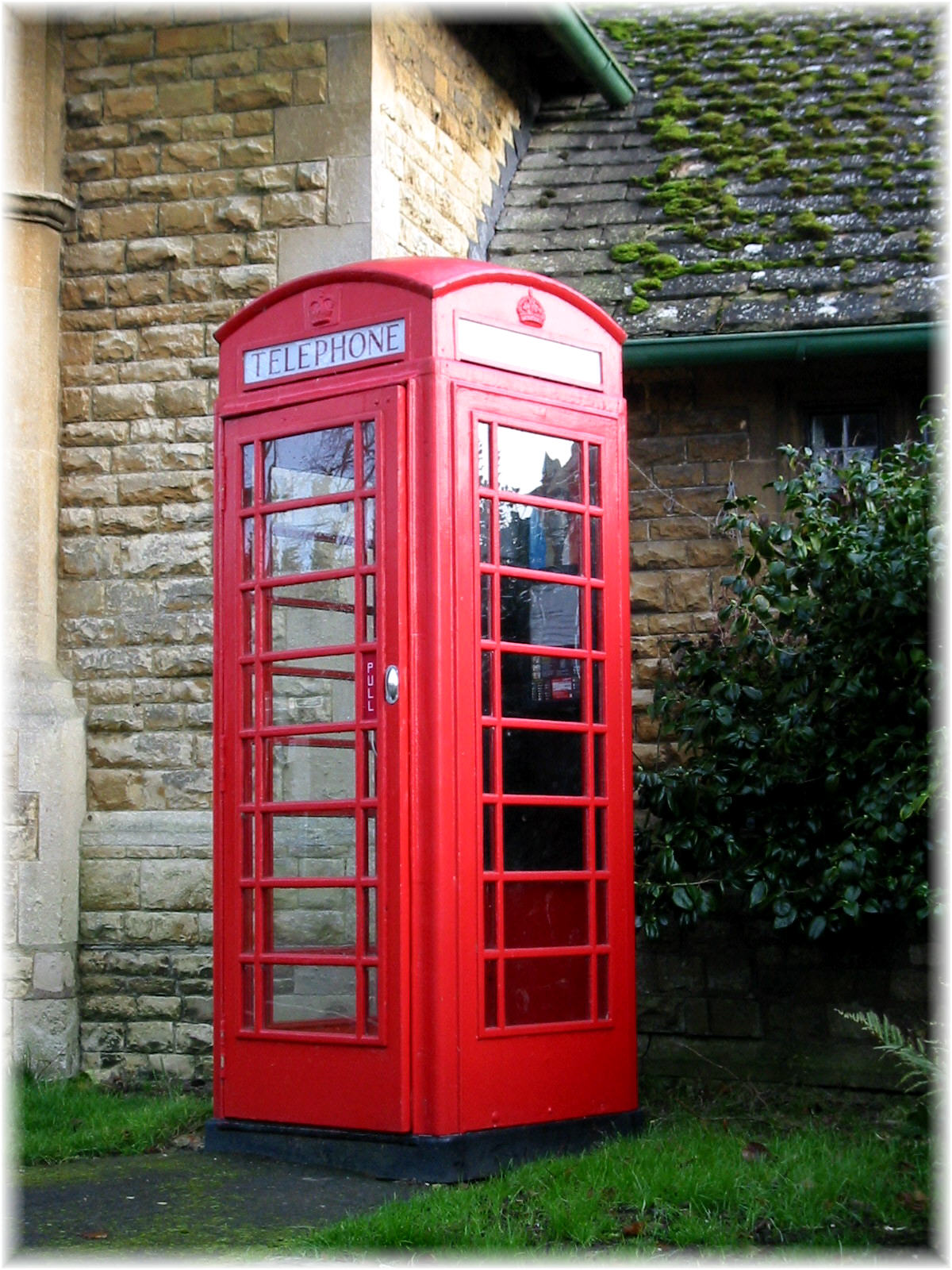 File:English Telephone box.JPG - Wikimedia Commons