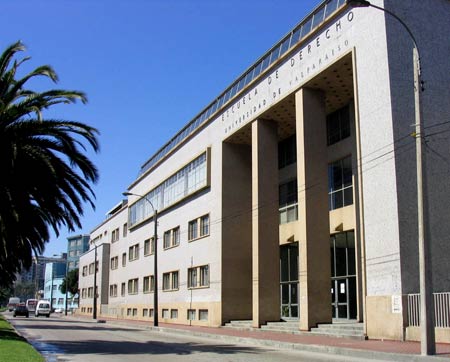 File:Escuela de Derecho de la Universidad de Valparaíso.jpg