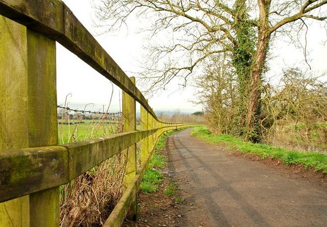 File:Fence, Drumbeg - geograph.org.uk - 1199556.jpg