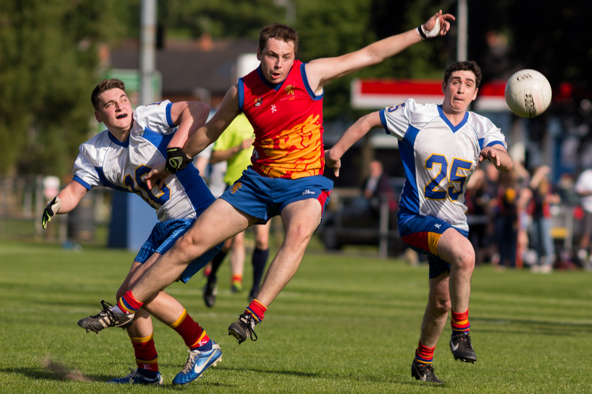 Comparison Of Gaelic Football And Australian Rules Football