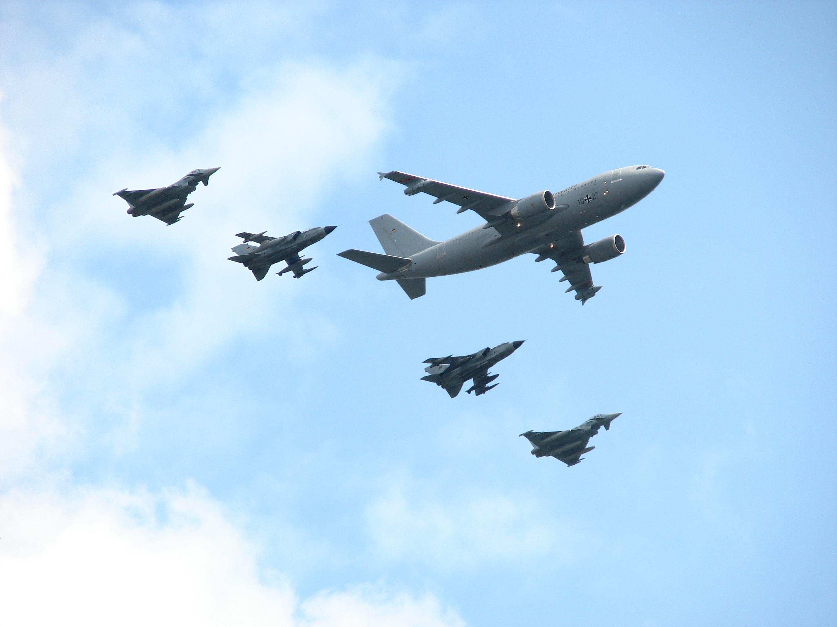 Luftwaffe_Formation_ILA_2014.jpg