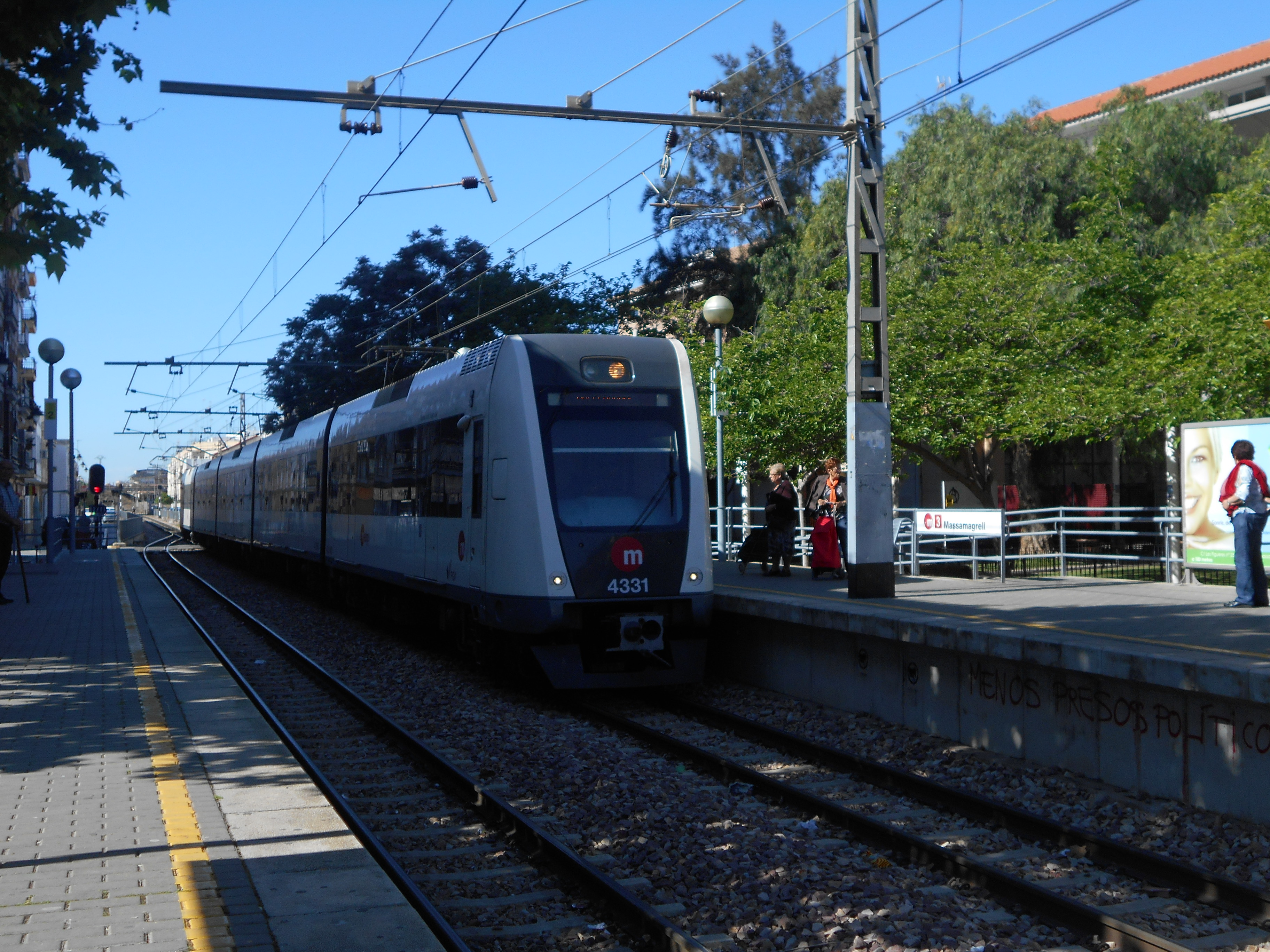 File:Metro Valencia in Massamagrell  - Wikimedia Commons