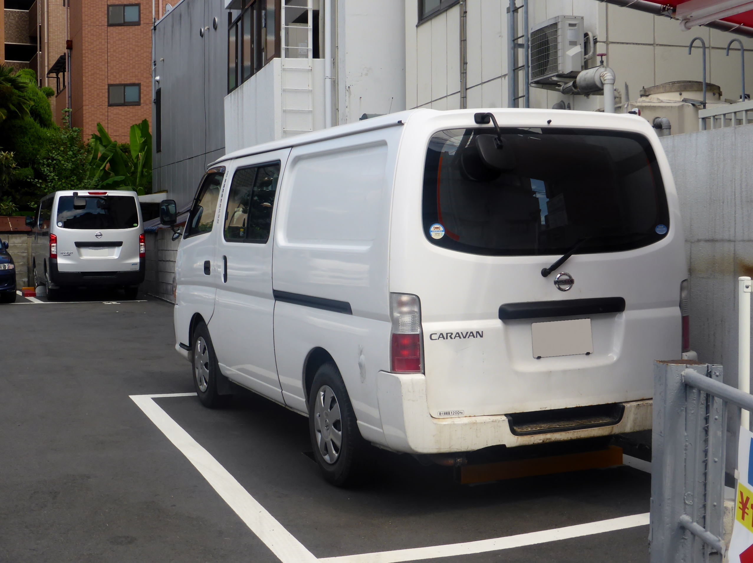 File:Nissan CARAVAN (E25 & E26) rear.JPG - Wikimedia Commons