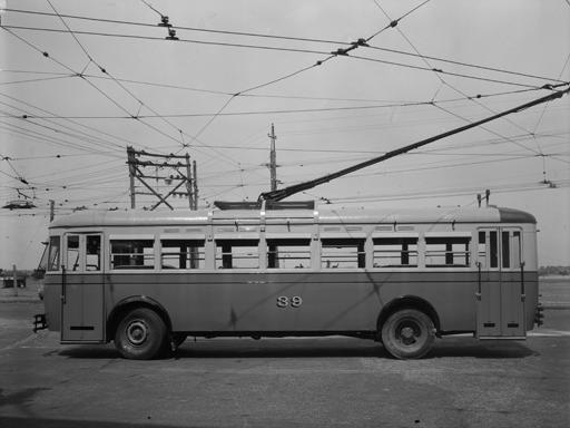 File:Perth trolleybus number 39 (side) - 19510320.jpg