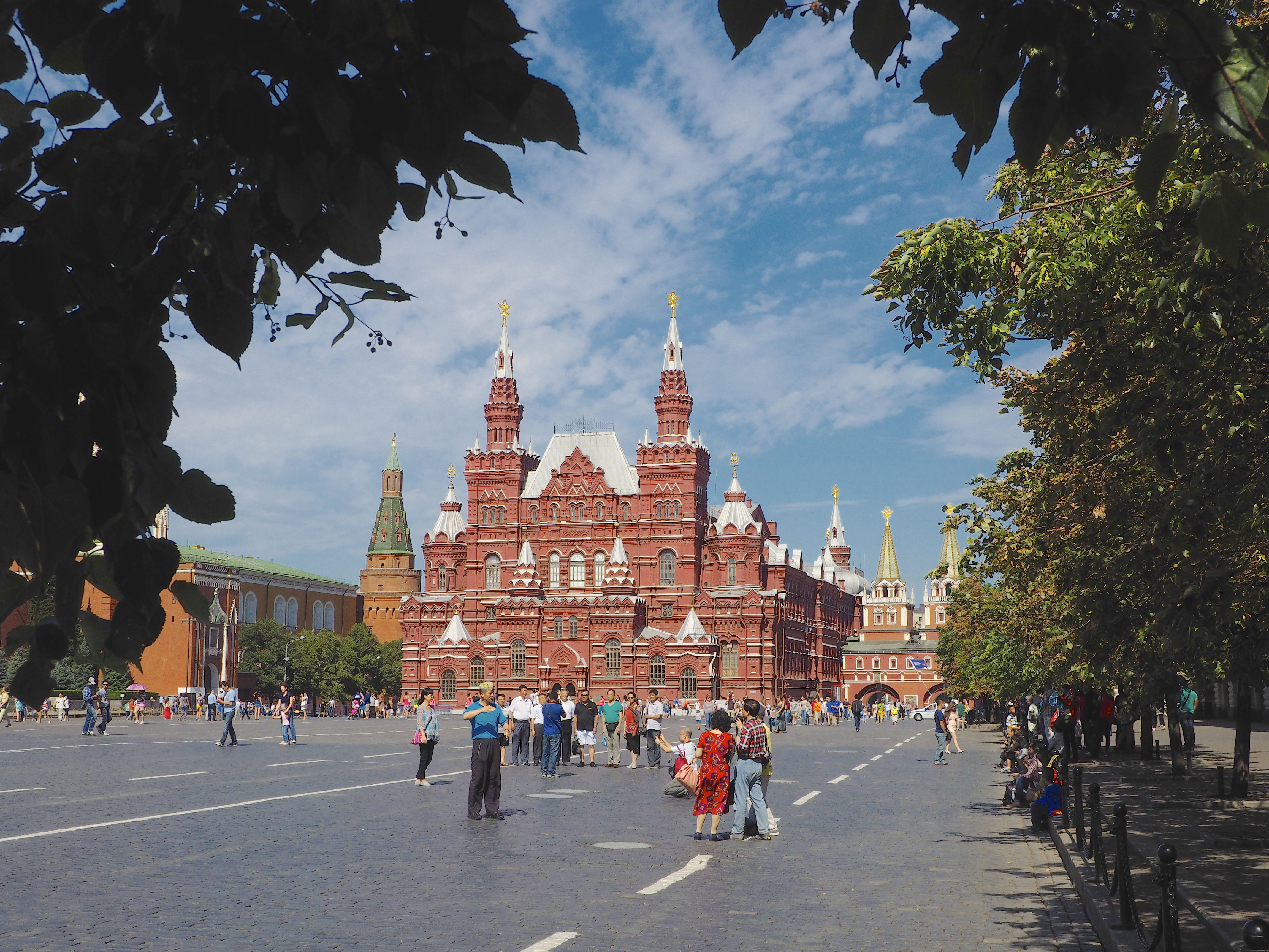 Сходить какой. Красная площадь. Москва красная площадь осень. Основатель Red Square. Красно желтая площадь.