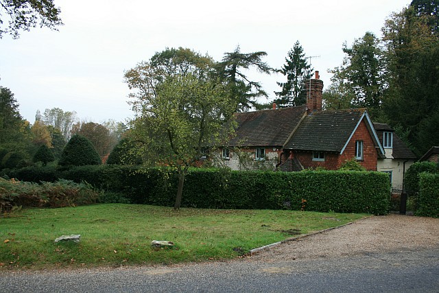 File:Reigate Heath outside Little Everest - geograph.org.uk - 1564420.jpg