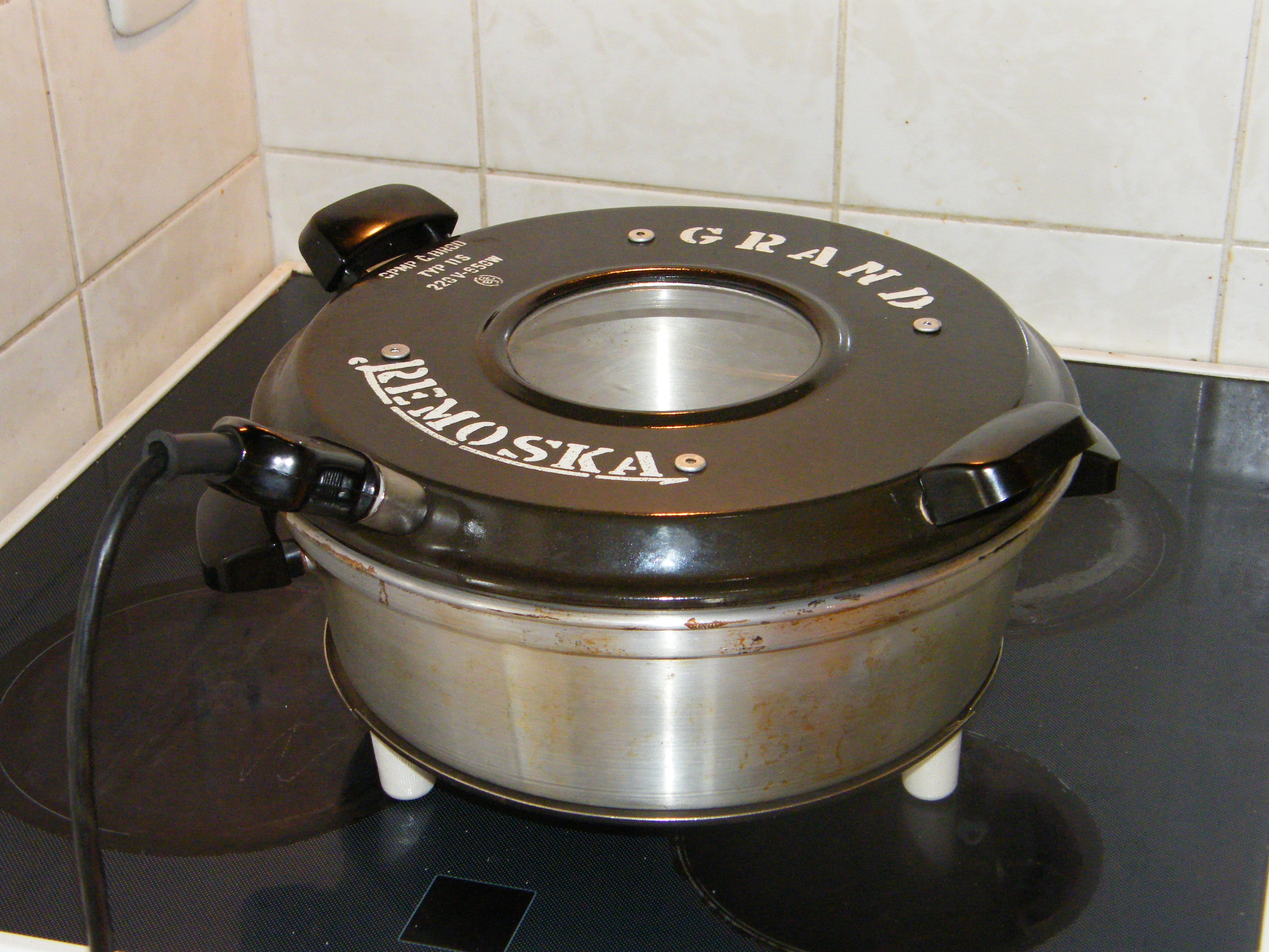 remoska electric cooker