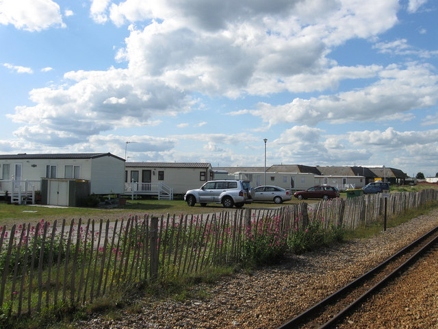 File:Romney Sands Holiday Village - geograph.org.uk - 1322968.jpg