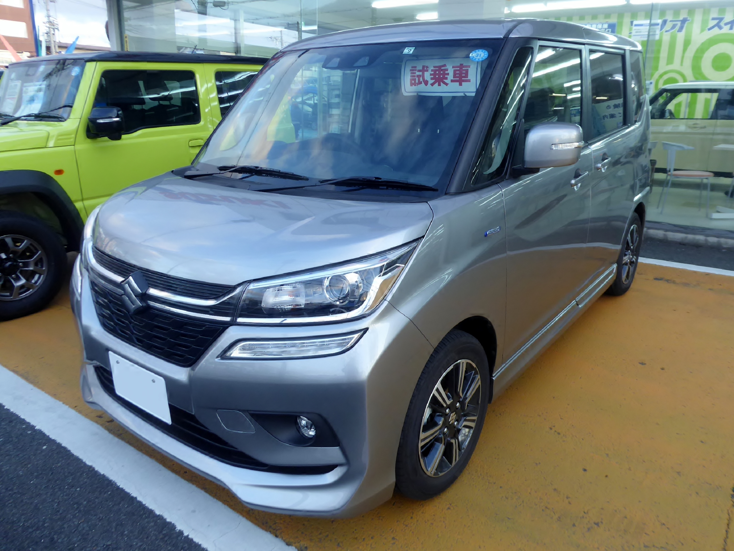 ファイル:Suzuki SOLIO BANDIT HYBRID MV (DAA-MA36S-FSVB-JRM2) front