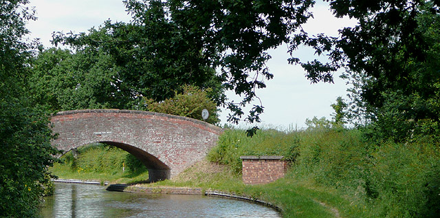 File:The Birmingham and Fazeley Canal north of Hopwas, Staffordshire - geograph.org.uk - 1163175.jpg