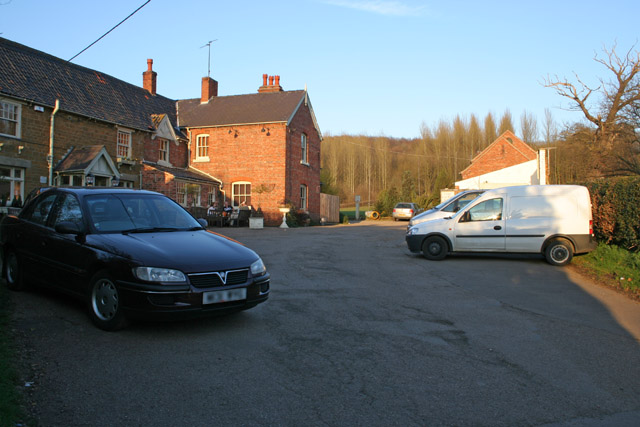 Small picture of The Chequers courtesy of Wikimedia Commons contributors