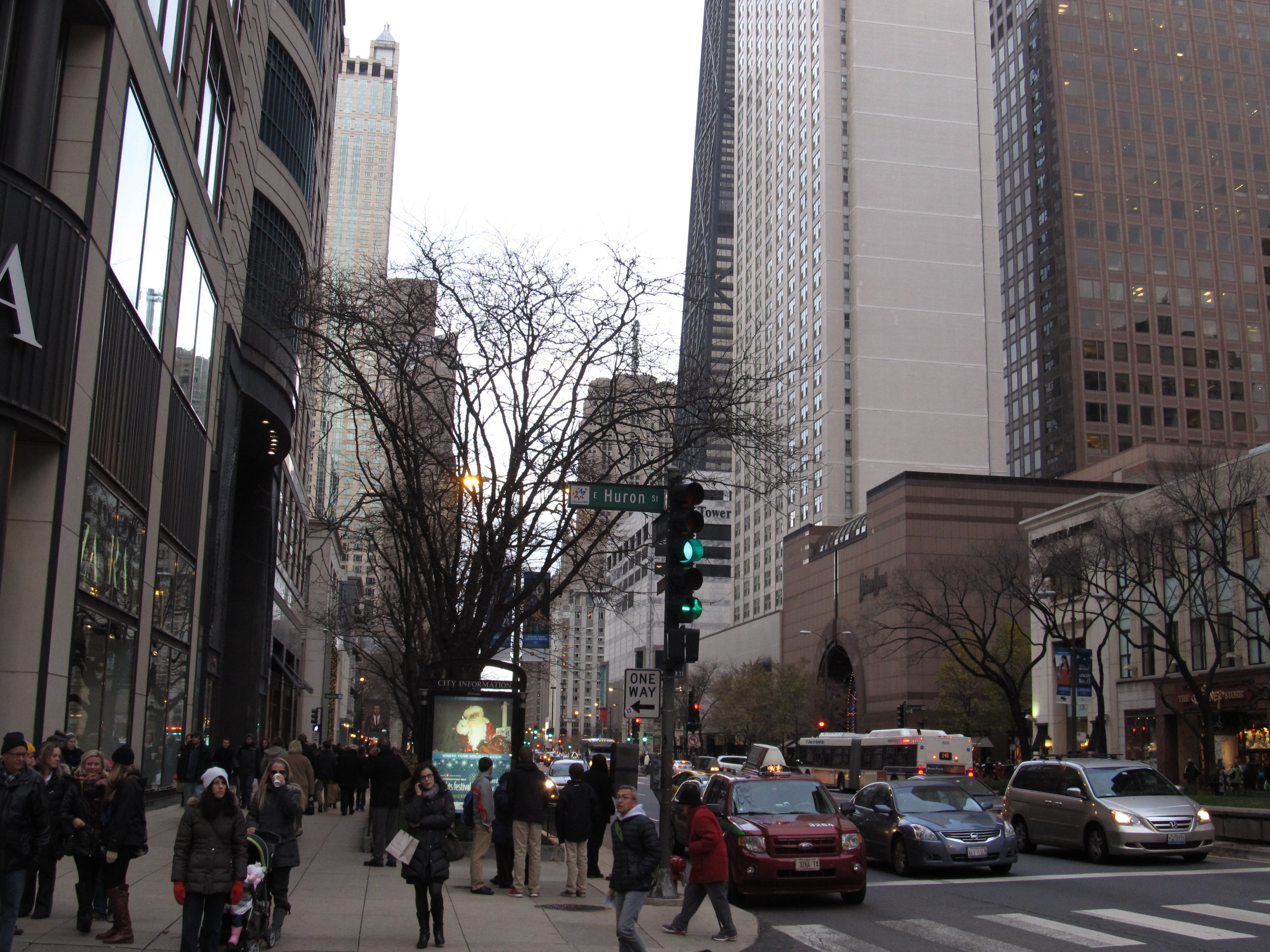 File:Magnificent Mile, Michigan Avenue, Chicago, Illinois (9179455725).jpg  - Wikimedia Commons