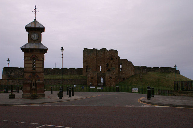 File:Tynemouth Castle - geograph.org.uk - 728002.jpg